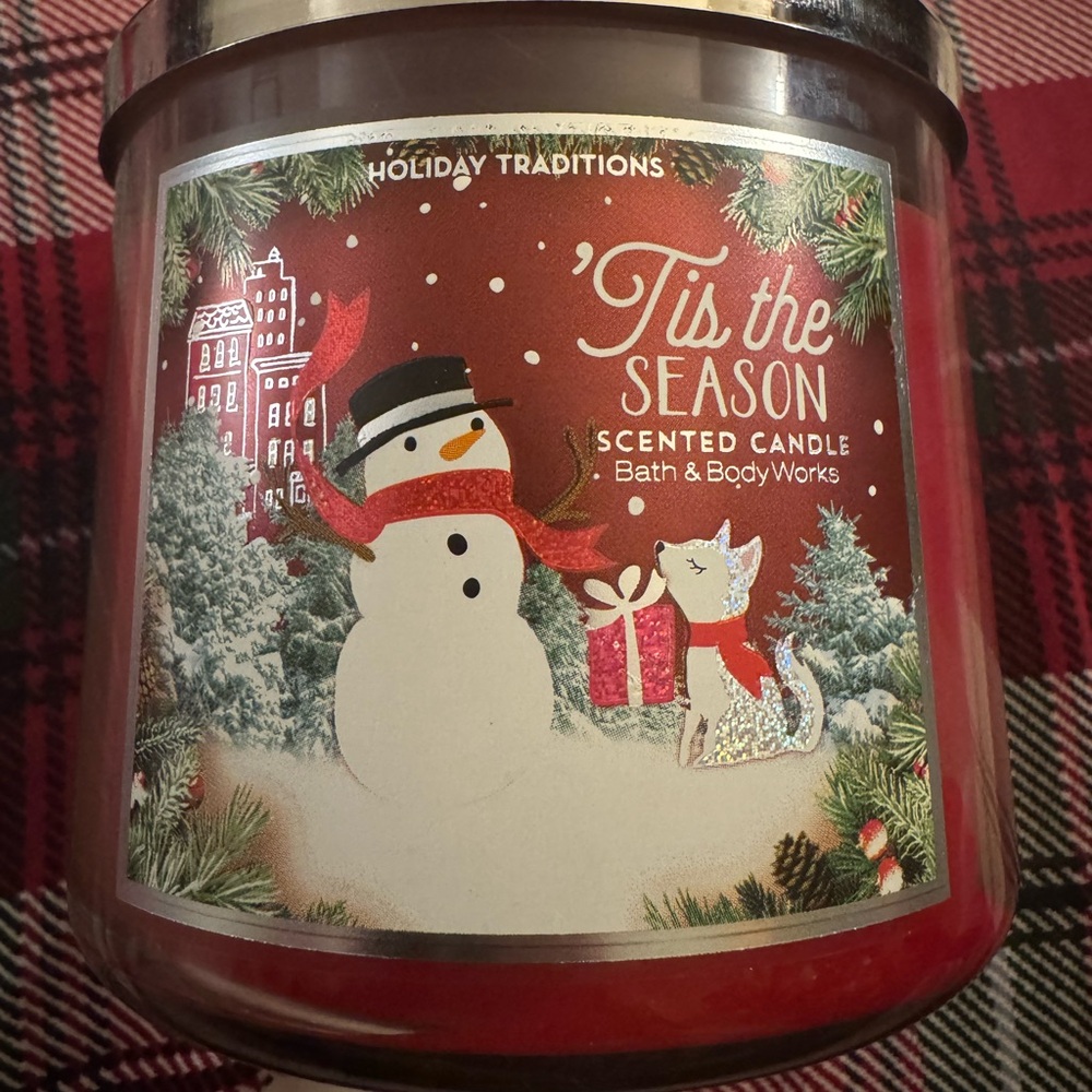 Bath & Body Works 'Tis the Season 3 Wick Candle - Festive Red